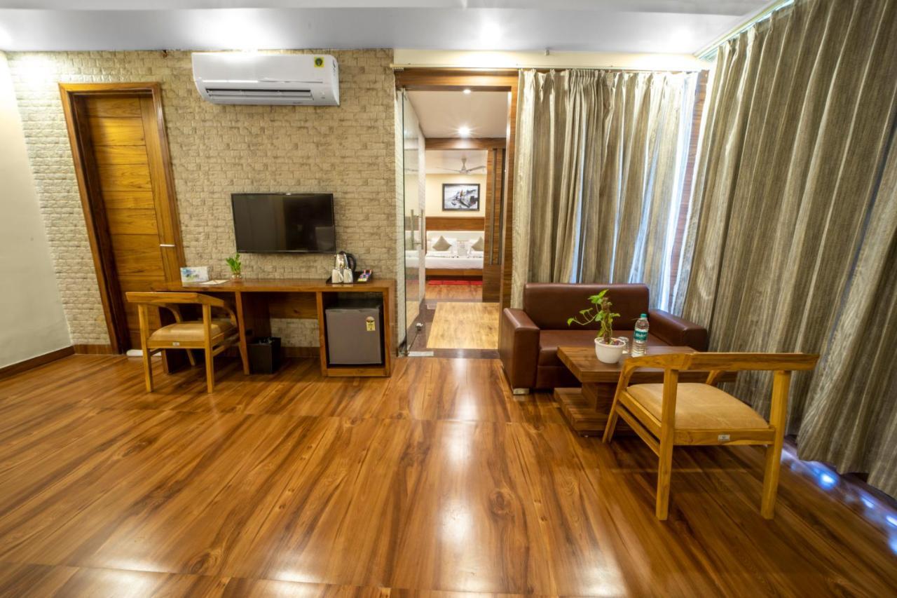 Hotel Divine Lakshmi Ganga Rishīkesh Esterno foto