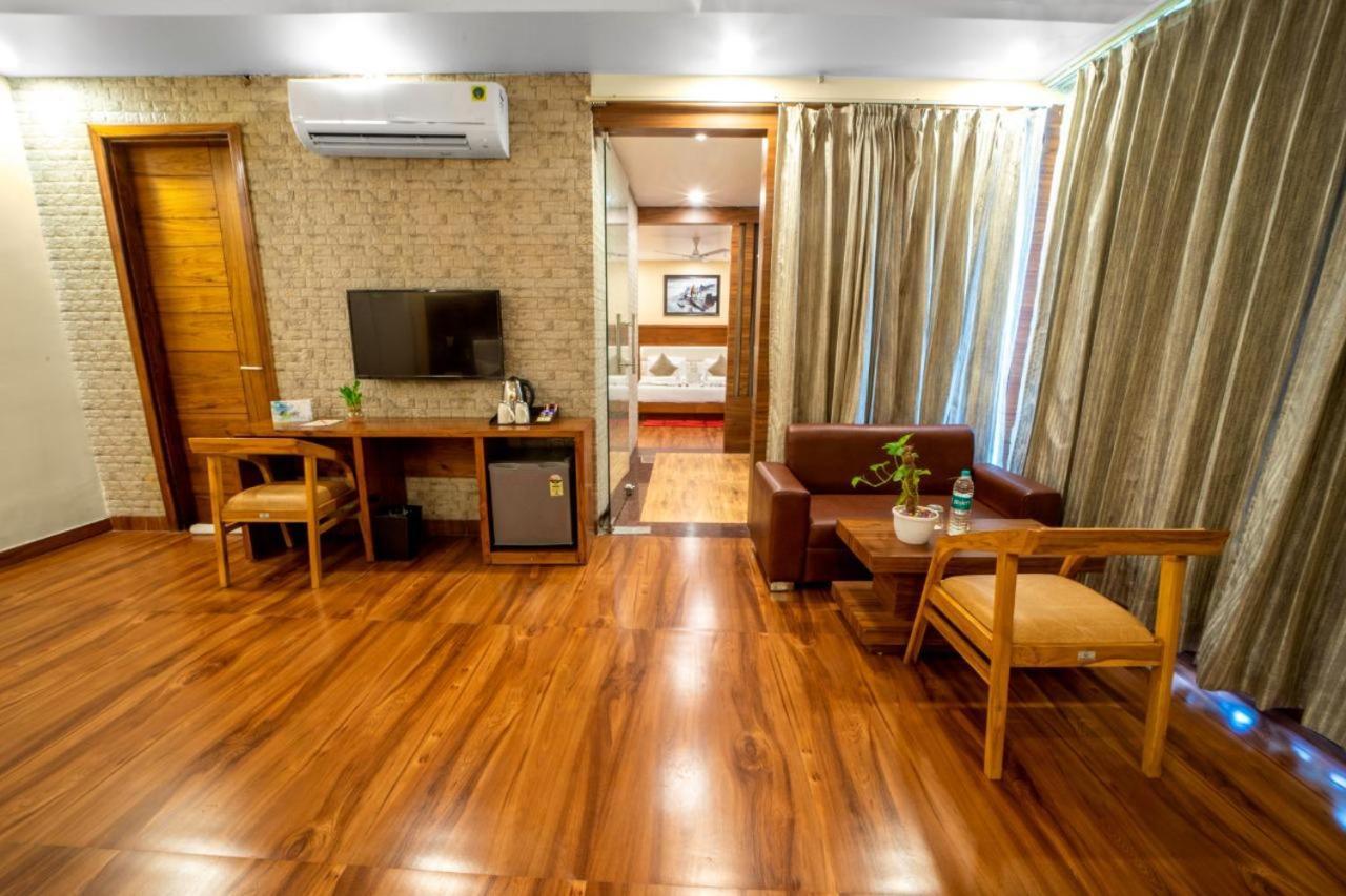 Hotel Divine Lakshmi Ganga Rishīkesh Esterno foto