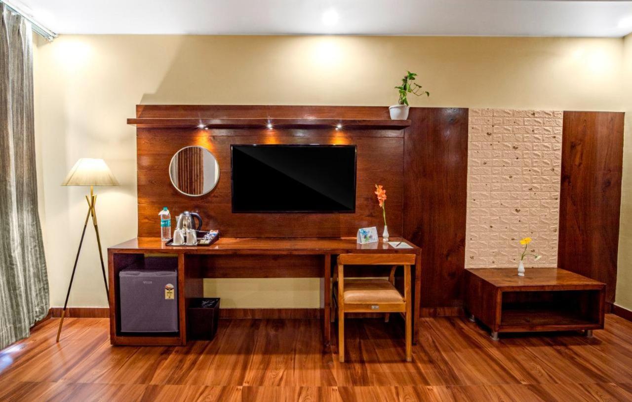 Hotel Divine Lakshmi Ganga Rishīkesh Esterno foto